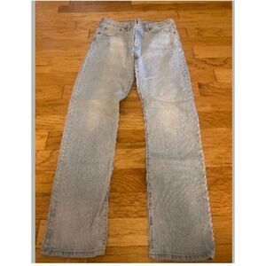 Levi's women's Light Wash button fly high rise 31W x 32L cotton jeans